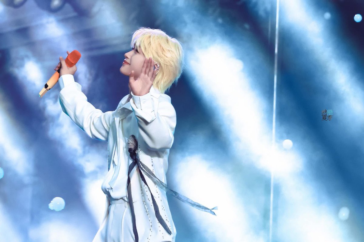 DuongThuy20412's tweet photo. He released another song, and once again, his voice shines like a star in the sky. I can't wait to hear it — to listen to my angel sing.🎶 🎤 

ZIYU CAN YUNI CAN

 #ICanForZIYU https://t.co/Zmm9ZtzTz1