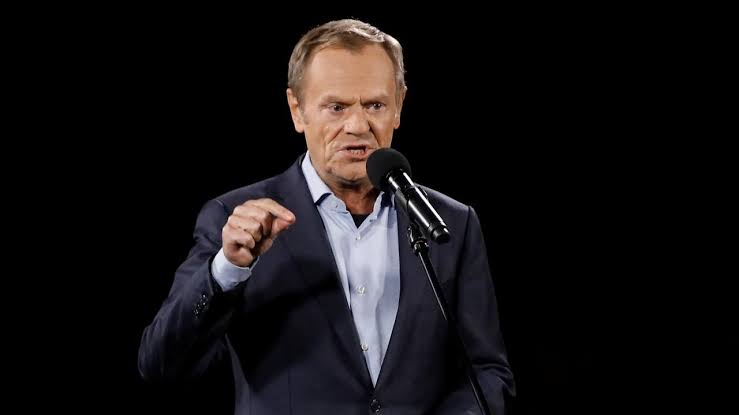 🔴Polonya Başbakanı Donald Tusk:

Polonya sınırına yakın Ukrayna üzerinde faaliyet gösteren Rus insansız hava araçlarının oluşturduğu tehdit nedeniyle hava sahamızda Polonya ve müttefik hava kuvvetlerinin önleyici operasyonları başlatıldı.

Kara konuşlu hava savunma sistemleri en
