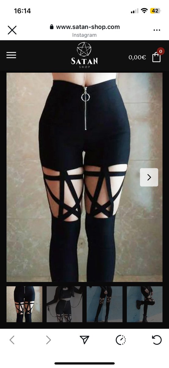 Oyez oyez : séance de 30 min  de Domination offerte au toutou qui m’aura commandé ce pantalon ci-joint ⬇️ 
intéressé.es en DM ici 👋