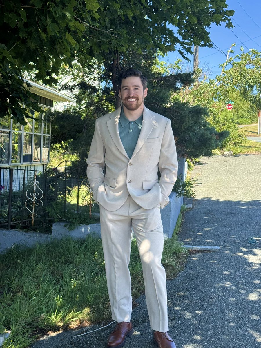 Hole next door tweet media