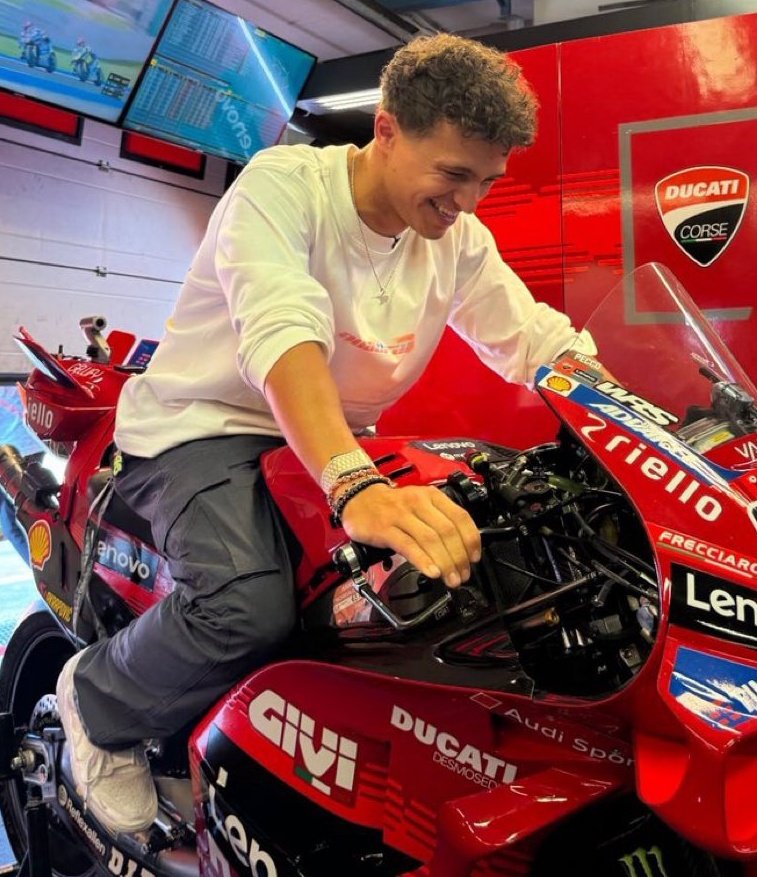 Ahora se entiende porque Marc Márquez se ha caído.