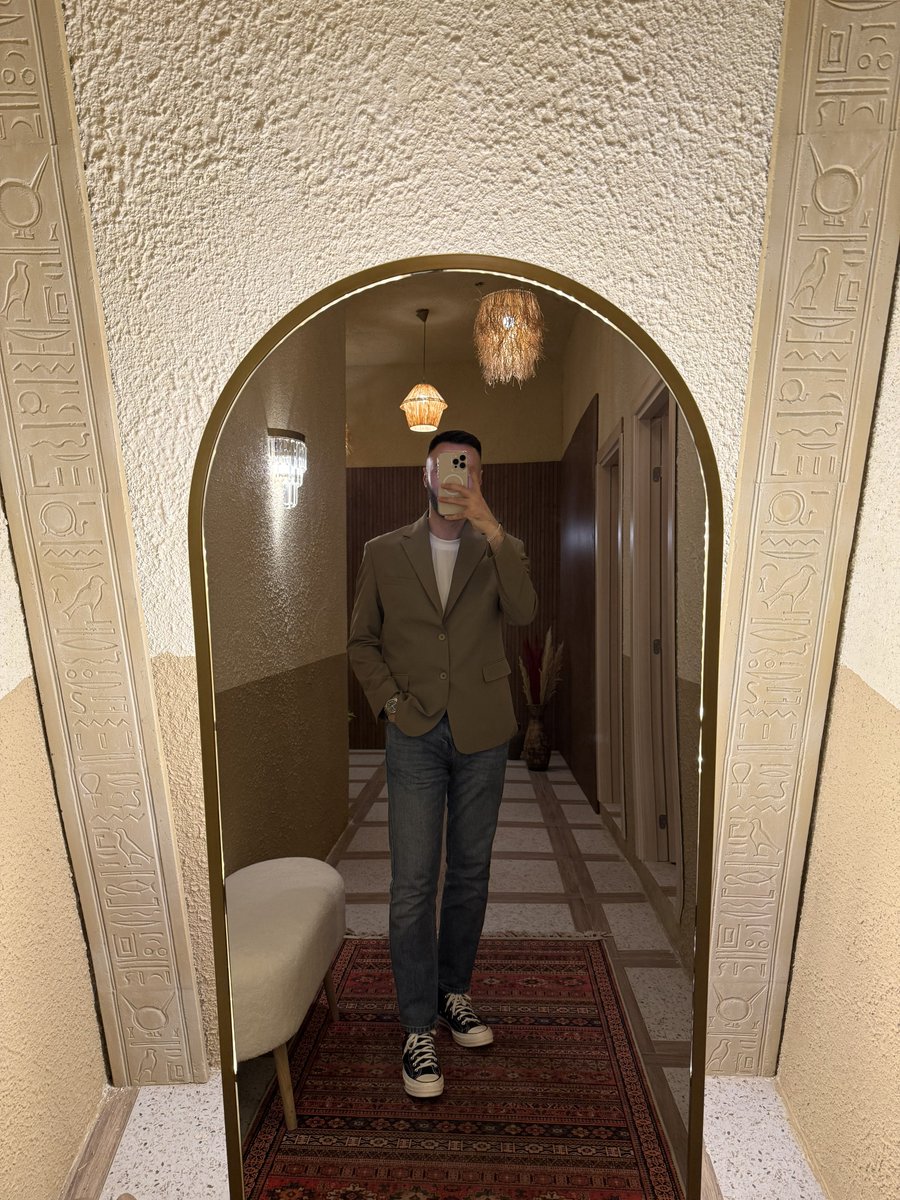 Aynaları seven herhangi biri