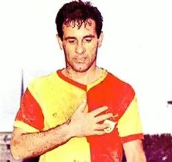 Taçsız Kral
Metin Oktay 
13 Eylül 1991 

Üç Fidan’ın (Deniz, Yusuf, İnan) idamını engellemek için imza toplayan futbolcu… 

Metin Oktay Anlatıyor;

Çocukluğum savaş yıllarına rastlar. Nüfus cüzdanım ekmek karnesi damgalarıyla doludur. Karın doyurmak birmeseleydi o günlerde.