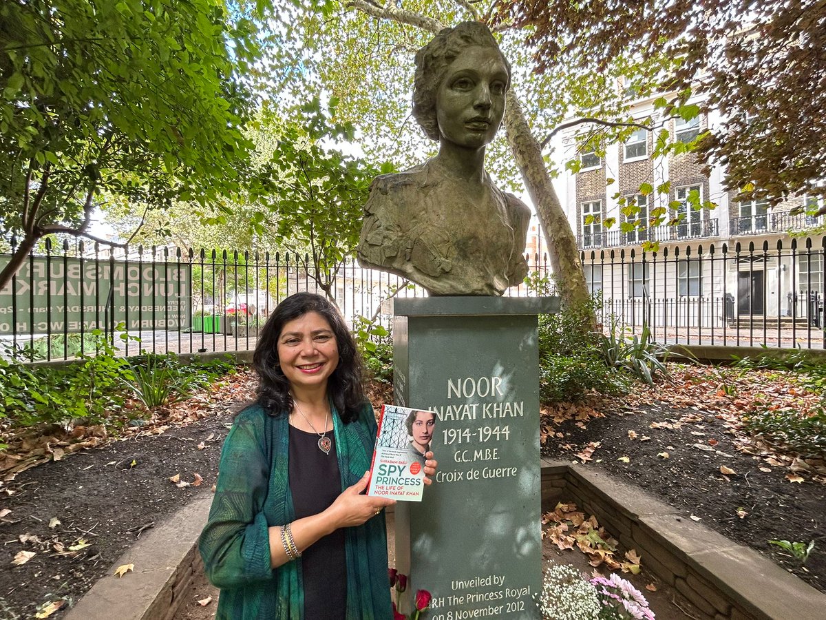 Lovely day spent with #NoorInayatKhan to commemorate her 81st death anniversary. Thank you everyone for coming and #AyeshaDharkar for reading from Noor's writings. Great to take everyone to see the #BluePlaque as well. #SpyPrincess #WAAF #WWII