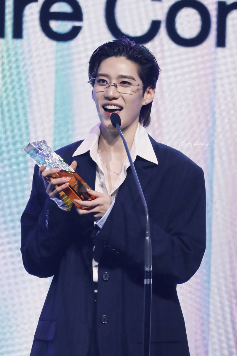 👓
 #FeedKhaosodAwards
#FeedKhaosodAwards2025
#ppkritt