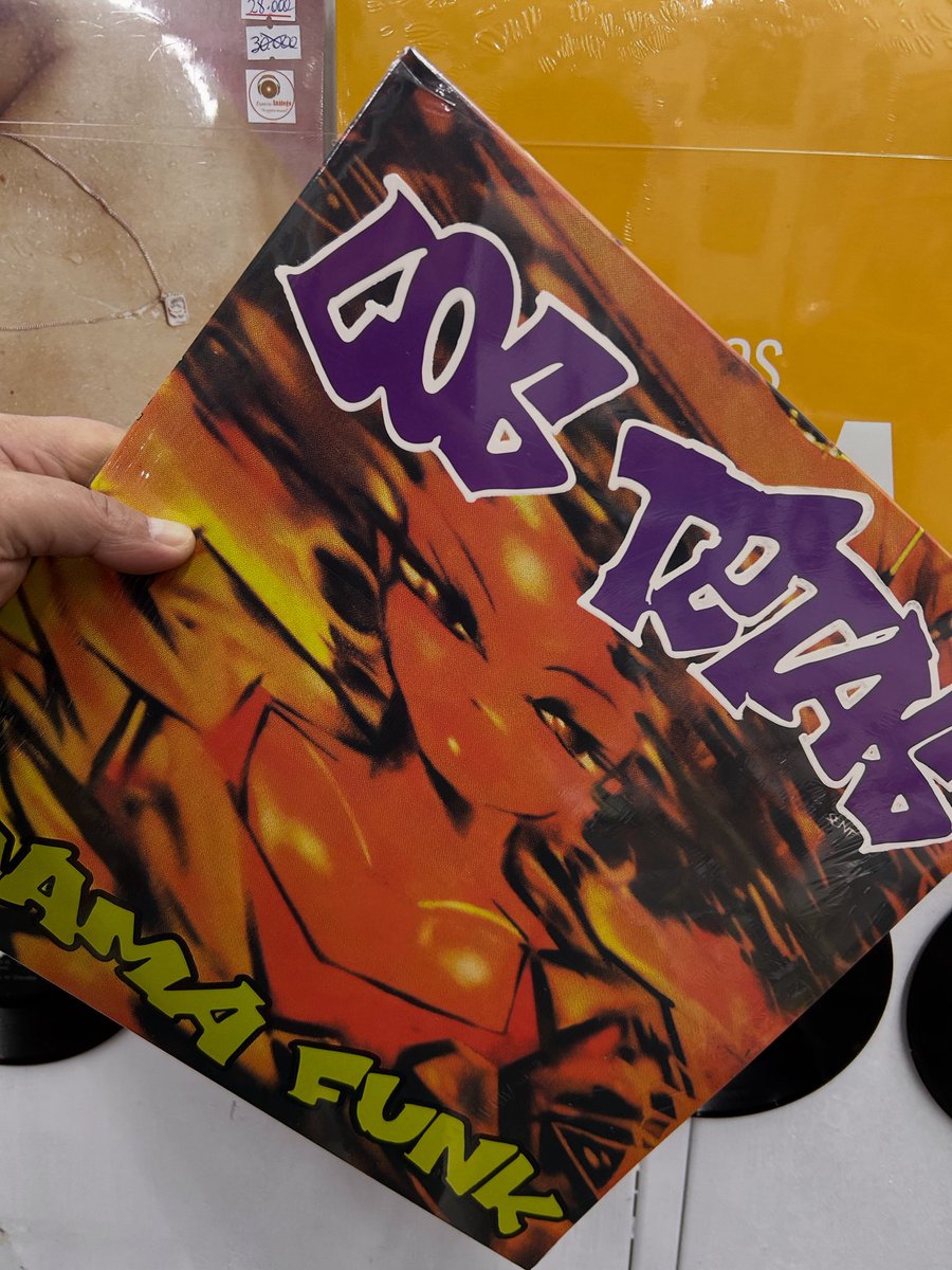 espacioanalogo's tweet photo. 👉 ¡Disponible! Vinilo Los Tetas - Mama Funk (2xLP) 🎶

🛒 Cómpralo en https://t.co/ZGGza4uoO5
💿 Precio: $41.900.-
💳 Paga con débito, crédito, transferencia o Mercado Pago.
📦 Envíos dentro de Santiago y a todo Chile. https://t.co/0J6K6ybLzc
