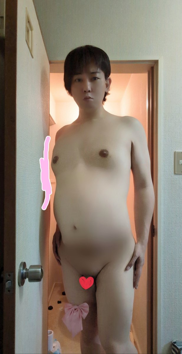 コロナにかかってしまいました(T_T)
ずっと寝込んでいました。
フォローバックも出来ずに申し訳ありません。熱や咳に痛みはもう
治まったのですが
食欲がぜんぜん戻りません。
１日2日たべなくても
大丈夫です。こわいです😿
ずっと寝てお水ばかり
飲んでいたので
少しやせたかなと竜二の映画みてます