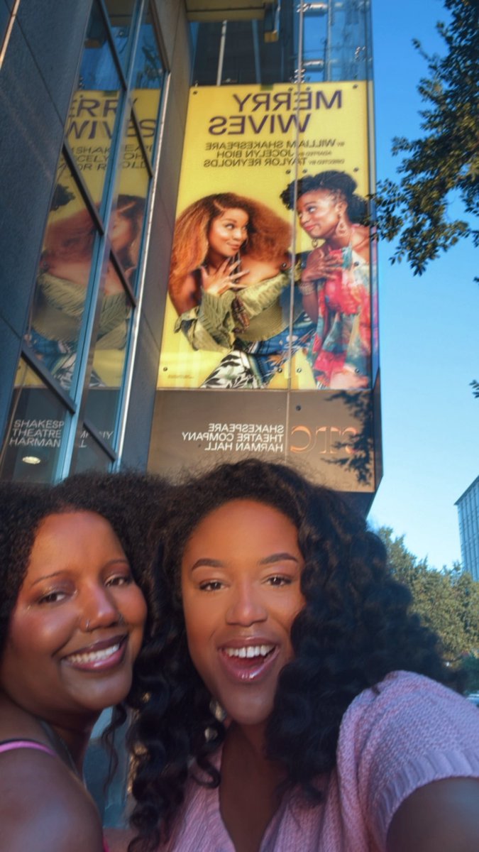 JadaImaniM's tweet image. MY PHOTOS ARE POSTED IN THE CITY LIKE WHAAAAAATTTTTT

Winning as a Theatre kid and photographer purrrrrr 🤭