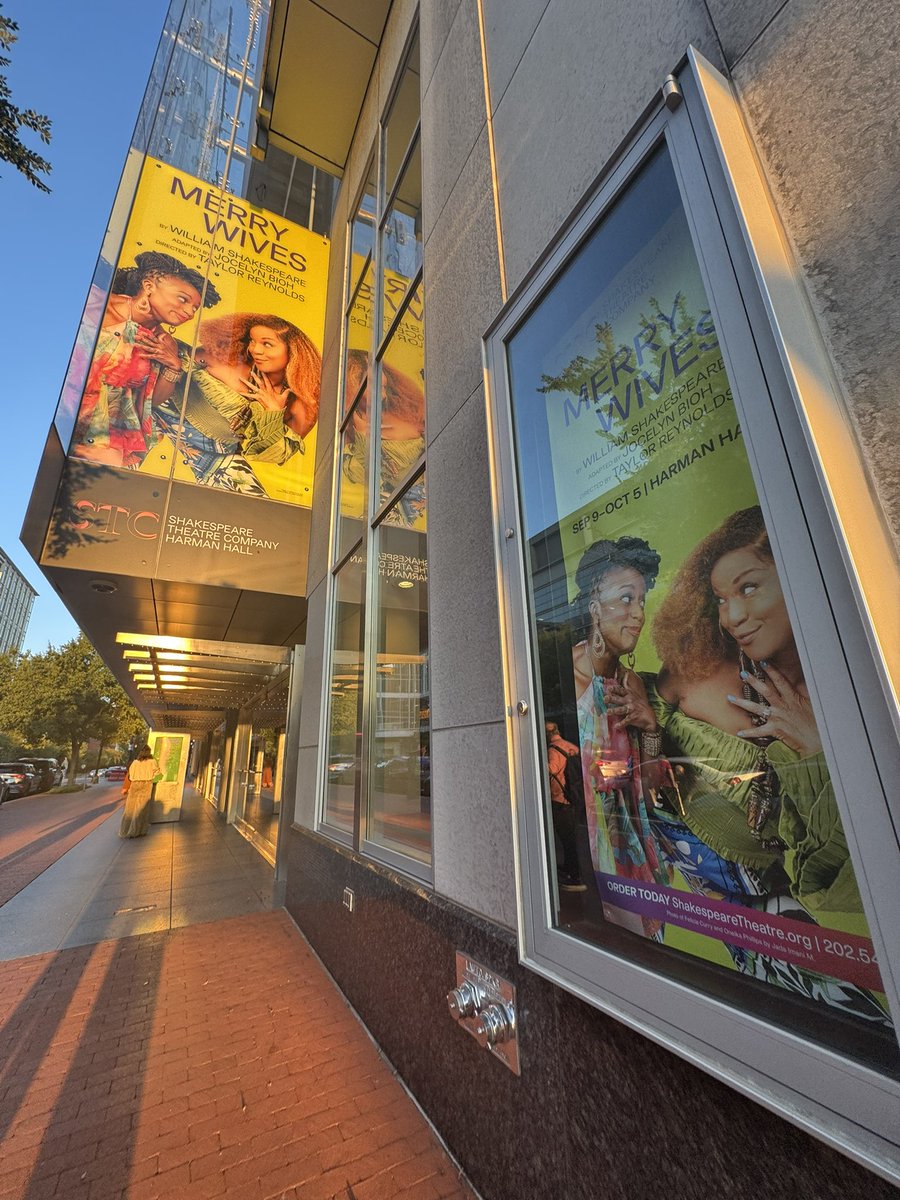 JadaImaniM's tweet image. MY PHOTOS ARE POSTED IN THE CITY LIKE WHAAAAAATTTTTT

Winning as a Theatre kid and photographer purrrrrr 🤭