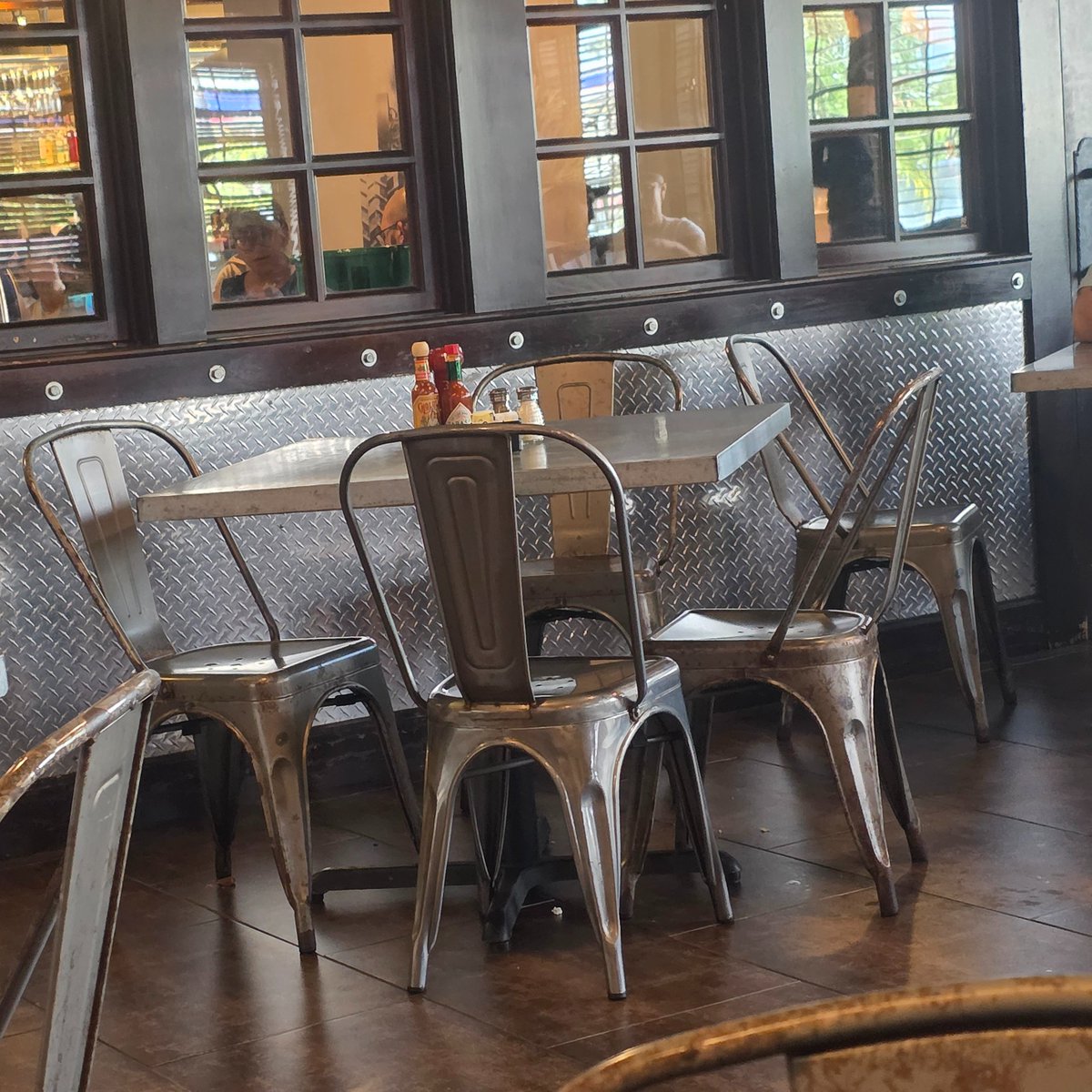 Quietly snapped this exclusive photo of John Cena! He must love eating at this place.🤚