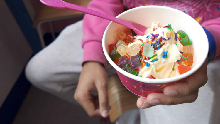 a1biz's tweet image. 30-year-old CEO left Wall Street, bought a 'stale' frozen yogurt chain—now it brings in $21 million a year cnb.cx/47CDDKz 
#1onInspiration #1onSuccess #1onHappiness #inLife #1onMoney