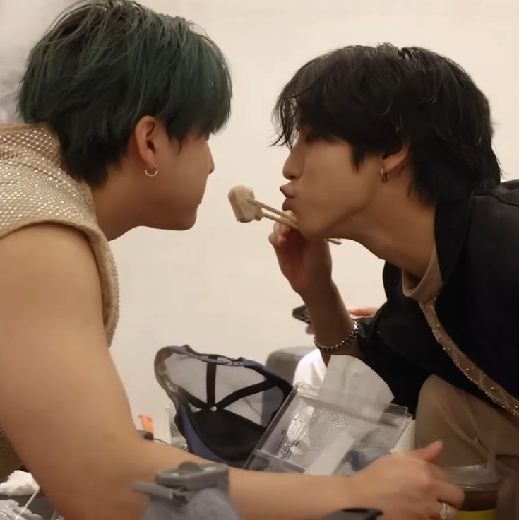ChangbinGlobal's tweet photo. Happy Birthday, Han Jisung🐿️🌟
I hope this year brings you endless laughter, good health, and moments that make you truly happy. You have such a special way of making people smile, not only through your music but also through your humor and your bright energy. May your days be filled with joy, inspiration, and the strength to keep chasing every dream in your heart.

Thank you for being such a unique, talented, and genuine person, Hannie!!! 

RESPLENDENT TWENTY FIFTH WITH HAN 
#꽃처럼_특별HAN_널_위해
#AlwaysHoldMyHANd
#HappyHANDay