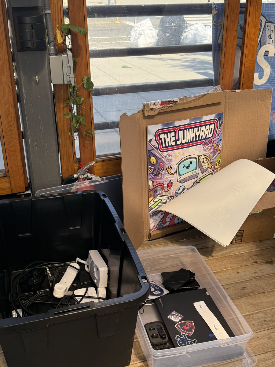 Come hang out with us at Dacha Navy Yard and recycle your electronics! 

luma.com/puf0bfcu