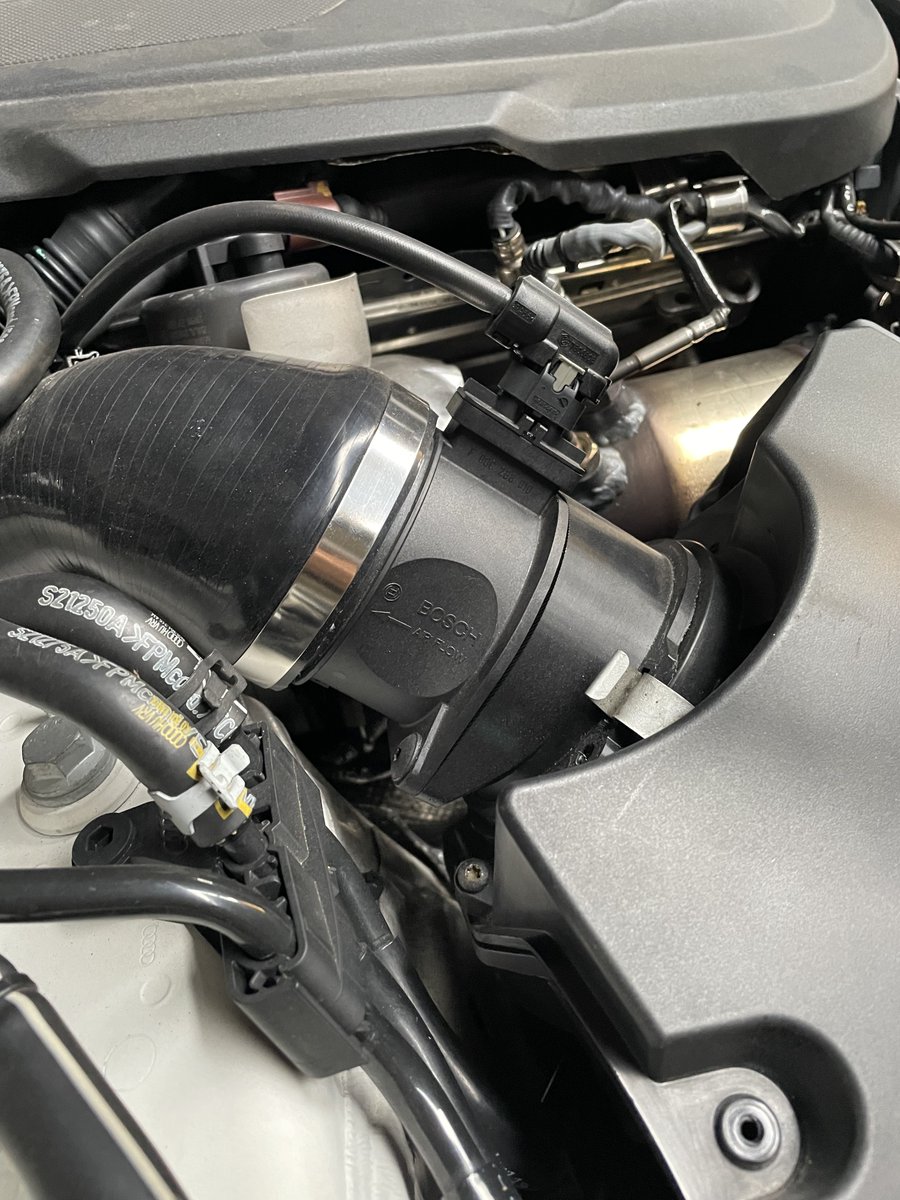 CParussin's tweet image. Custom intake pipe running near the turbocharger thanks to @Inslogic3D PA6 filament with a heat deflection temperature of over 200c. Already tested for 1000Km and still as good as the day i installed it.

#Inslogic3D #InslogicPrintToLast #InslogicEngineeringMaterial #3dprinting