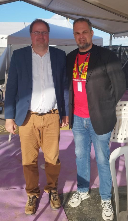 #13Sep El Partido Comunista de Venezuela sostuvo una reunión bilateral con Vincent Boulet, Secretario de Relaciones Internacionales del Partido Comunista Francés, en el marco de la Fiesta L'Humanité que se celebra este fin de semana.

Intercambiamos sobre el desarrollo de la