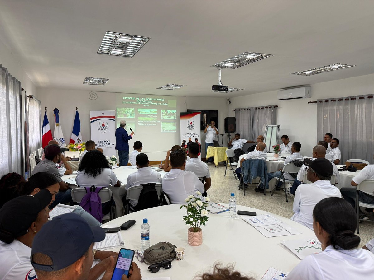 COLIMDO's tweet image. Academia Olímpica presente en San Francisco de Macorís🙌🏽🇩🇴🥇

Con una gran concurrencia de dirigentes deportivos, sigue este sábado la celebración de la III Sesión de la Academia Olímpica en San Francisco de Macorís.

#Colimdo #TeamDom #OrgulloDominicano #AcademiaOlímpica
