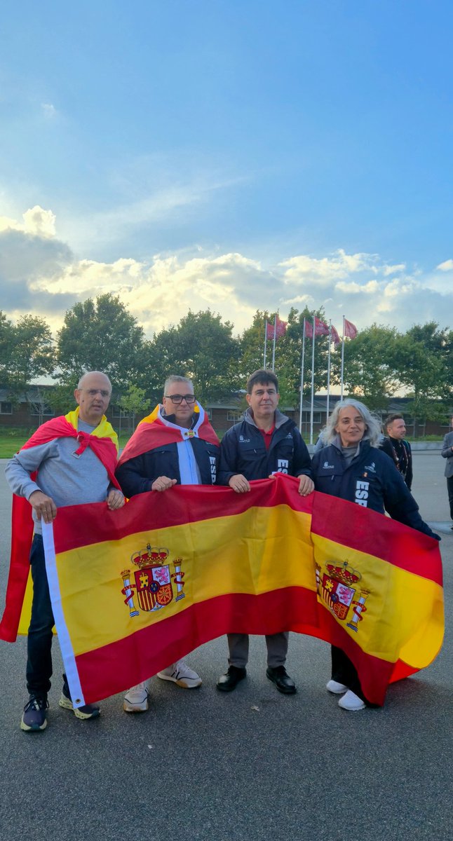 "¡Todo listo para la ceremonia de clausura de #EuroSkillsHerning2025 !! Mucha suerte para todo el equipo de <a href="/Spainskills_fp/">Spainskills</a> 🍀🍀#CastillayLeon🥇🥇🥇🥇
