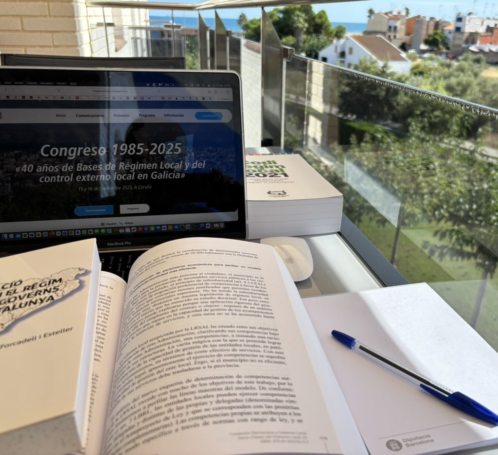 Molt content de la invitació que m’ha fet el Consello de Contas de Galícia per a intervenir en el seu Congrés relatiu als 40 anys de la Llei de Bases de Règim Local i del control ecònomic extern, que es celebrarà aquests dies a A Coruña. N’estic fent els darrers retocs.