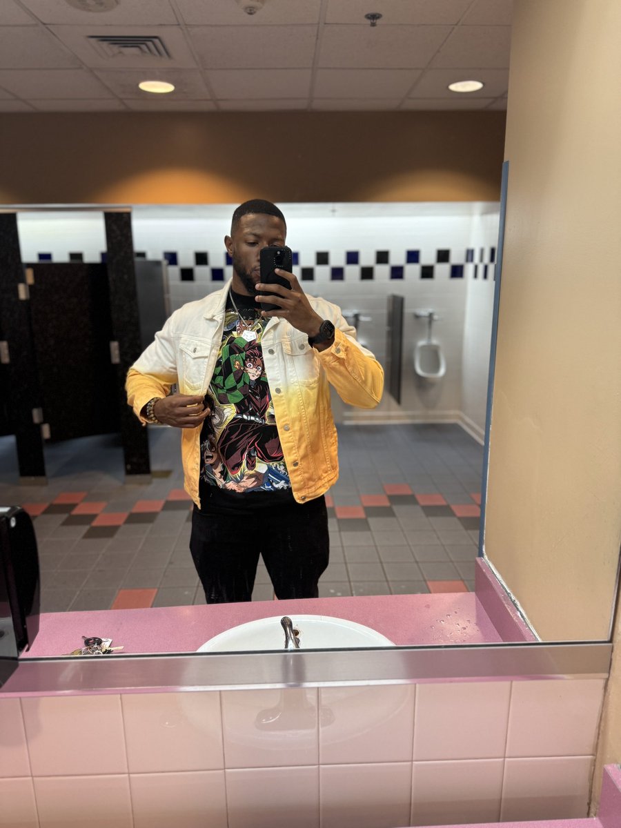 vaballer32's tweet image. How I pulled up to the movie