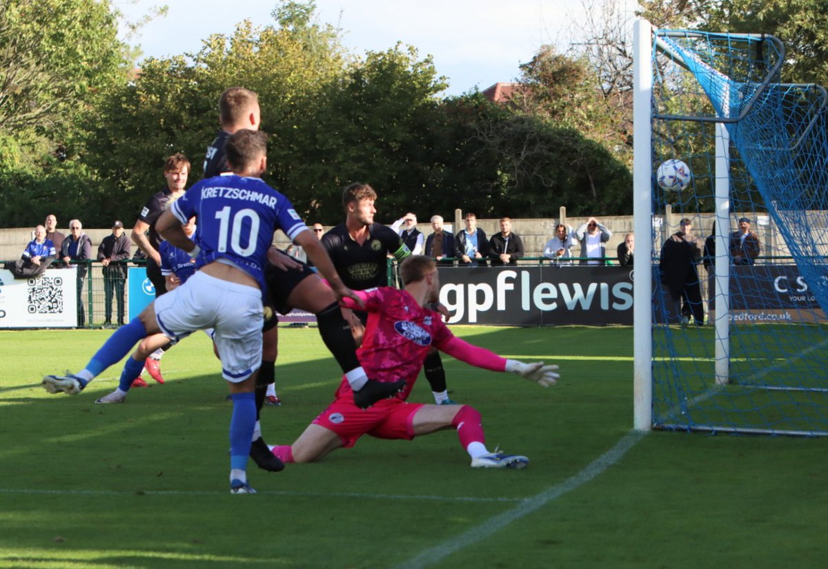 Goooaaal <a href="/WealdstoneFC/">Wealdstone FC</a> <a href="/maxtalksfootbal/">Max Kretzschmar</a> 2-2
