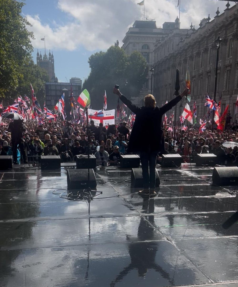 DungerRob's tweet image. The whole world seems to be so
ANGRY
What would you do to make it happier?
@DungerRob from 7am Sunday on @Suffolk_Sound 
suffolksound.com 
Smart Speaker 
Suffolk Sound App