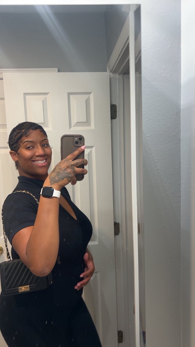 BrittbrattL's tweet photo. Updating my “this her picture” 🤭😘 https://t.co/a3VmGX57L3