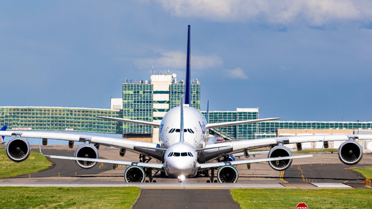 Denver Int'l Airport tweet media