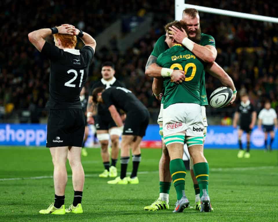 #AllBlacks humiliated by #Springboks in Rugby Championship with heaviest ever defeat
#SouthAfrica thump #NewZealand 43-10 in #Wellington