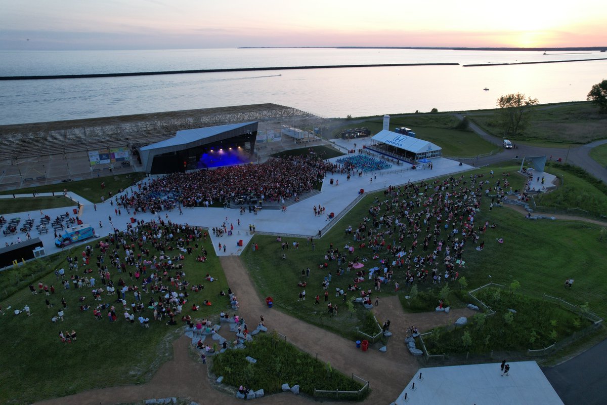 TONIGHT'S show for the <a href="/SenecaBuffalo/">Seneca Buffalo Creek Casino</a> <a href="/outerharborlive/">Outer Harbor Live at Terminal B</a> Concert Series is SOLD OUT!

Know Before You Go: 
-Premium gates open at 6:30pm
-GA gates open at 7:00pm

Concert FAQs: buffalowaterfront.com/concerts