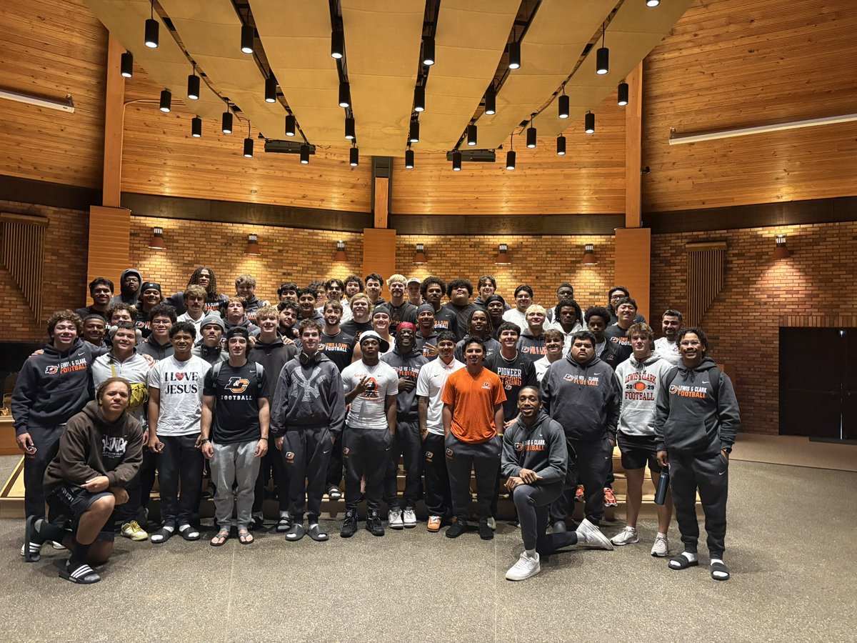 Lewis & Clark Football tweet media