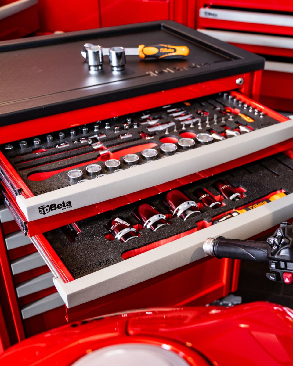 BetaToolsUK's tweet image. At Beta, every tool has its place. 🛠️

Our workshop solutions follow Seiton – the Japanese 5S principle meaning “set in order.”

Because real quality isn’t just what you hold in your hand... it’s how everything fits together. 🤝

#Beta #BetaTools #5SMethodology