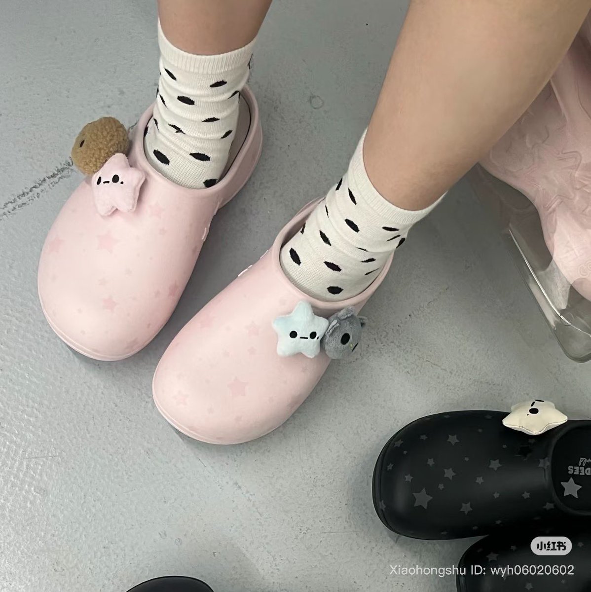 Goodbai ⭐️ starfluffy clog ! พี่ไป๋ทำออกมาน่ารักมากๆๆๆ เหมาะกับน่าฝนสุดๆ 1490฿ ค่า ตกแต่งน้องได้ตามสบายเลยย