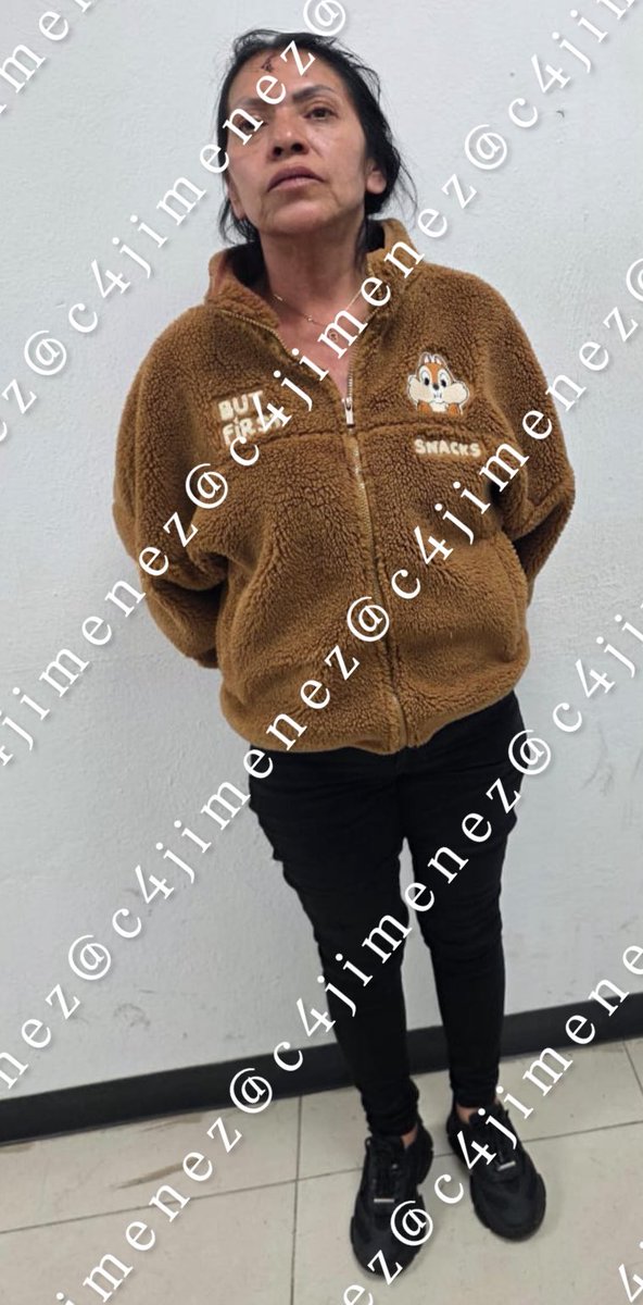 c4jimenez's tweet photo. DETIENEN a LA CHEPA y a SU HIJO
Josefina Glz
Carlos Tetleplazin Glz
Ella es jefa de traficantes y matones en @Alcaldia_Coy y @TlalpanAl 
Anoche agentes de @SSC_CDMX los detuvieron tras una balacera en la q mataron a Brandon Rosas y lesionaron a Dilan Salinas.
Así acabaron. https://t.co/yV9vlZG8SZ
