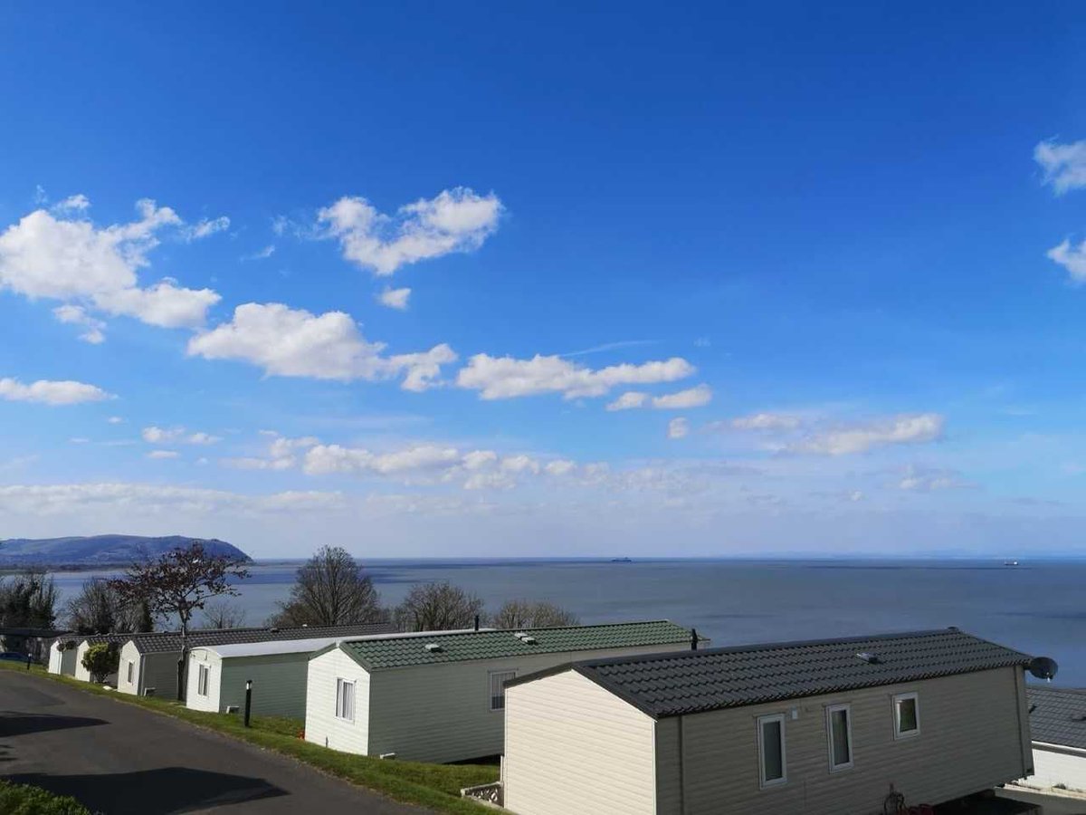 WeAcceptPets's tweet image. 🌊 Beeches Holiday Park is a beautifully landscaped, dog-friendly park set in the peaceful seaside village of Blue Anchor. Many of the caravans enjoy panoramic sea views, making it the perfect spot for a coastal escape.

Accepts 🐶🐈
weacceptpets.co.uk/somerset/4101

#Minehead #BlueAnchor