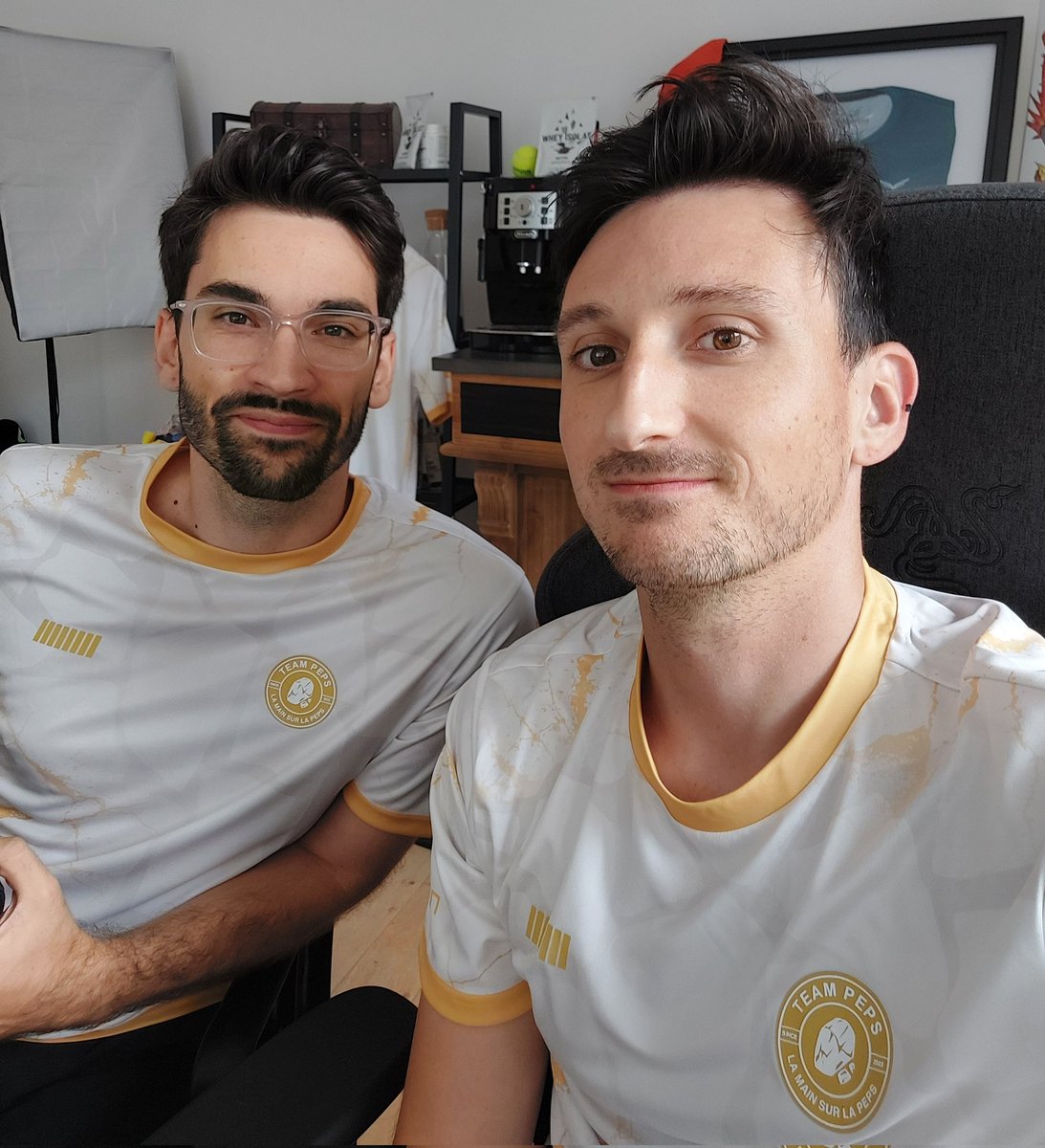 TeamPepsMAX's tweet image. Les Casters sont prêts les match va bientôt démarrer !!!

ttv/fefegg