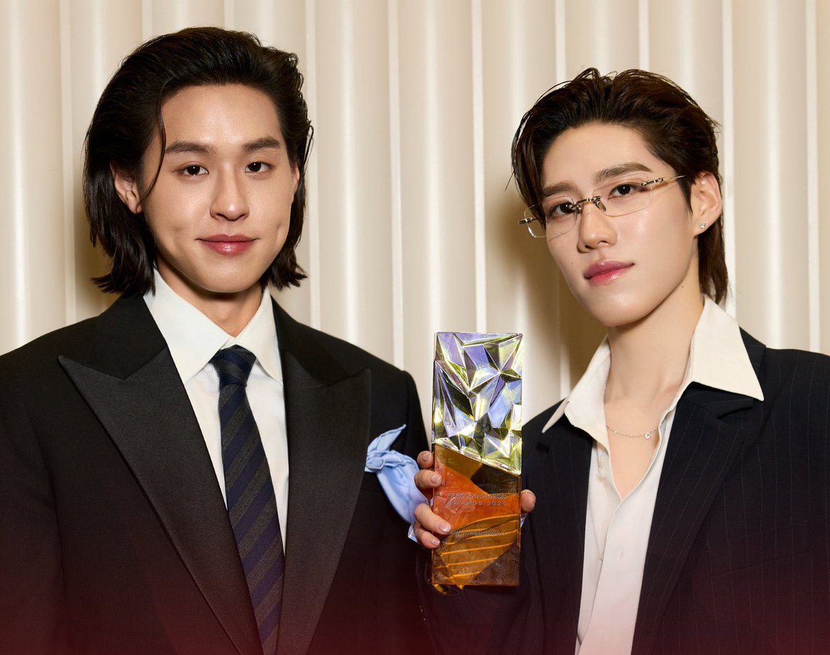 รูปนี้เป็นรูปจริงไม่ได้ตัดต่อ คนที่เหนในภาพก็ถ่ายคู่กันจริงๆ ไม่ใช่ตัวแสดงแทน