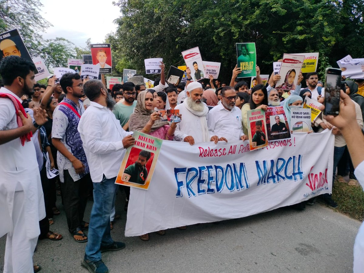 FreeUmarKhalid1's tweet photo. "Freedom March" in JNU today in solidarity with all political prisoners as Umar Khalid completed 5 years in jail. https://t.co/Zwu0cyMYqt