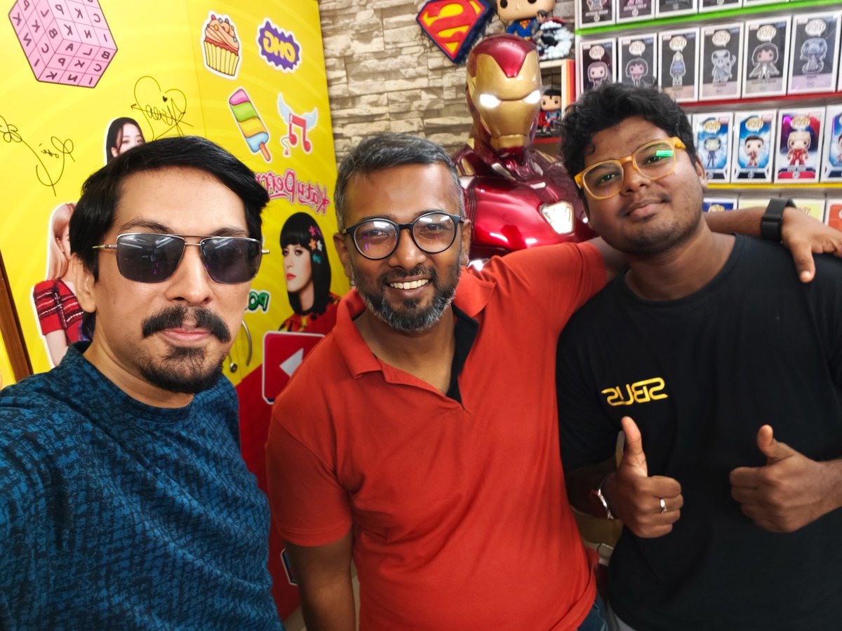 Siva_Bharani's tweet photo. It was awesome 💯 meeting with @TechShan bro a tech enthusiast who is a very humble and jolly person with more than 2 decades of experience in the tech industry. Especially smartphones, 3D printing, PC Building and more. 

He is very much active in @techshantamil and you guys should be already aware of his SHANDAY videos 🔥

Thank you bro @TechShan

Thanks da @np1269 for the pic