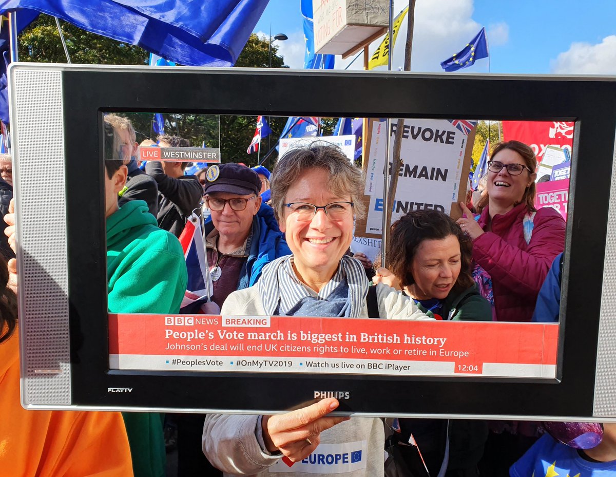 BettinaSRoss1's tweet image. When 100k far-right supporters march through London it's all over the news. When 1.5m marched, also in London, for a new #PeoplesVote we had to bring our own TV screens. #Brexit