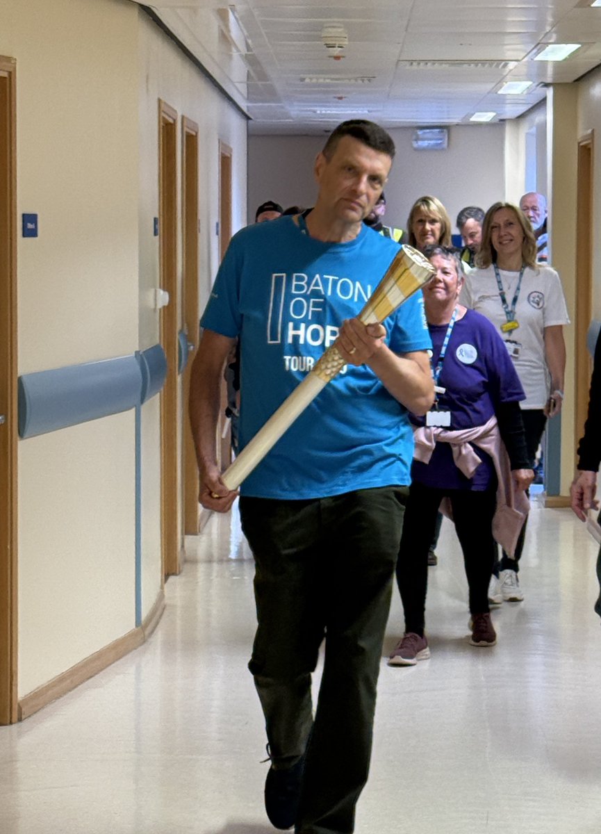 CherylD03845603's tweet photo. Honoured to support the @BatonOfHopeUK tour and its mission to break the silence around suicide. The Baton arrived at FNCH today as a stop along its journey through Derby @UHDBTrust #BOHTour2025 #SuicidePrevention #MentalHealth #FNCH https://t.co/xI552Q1uf2