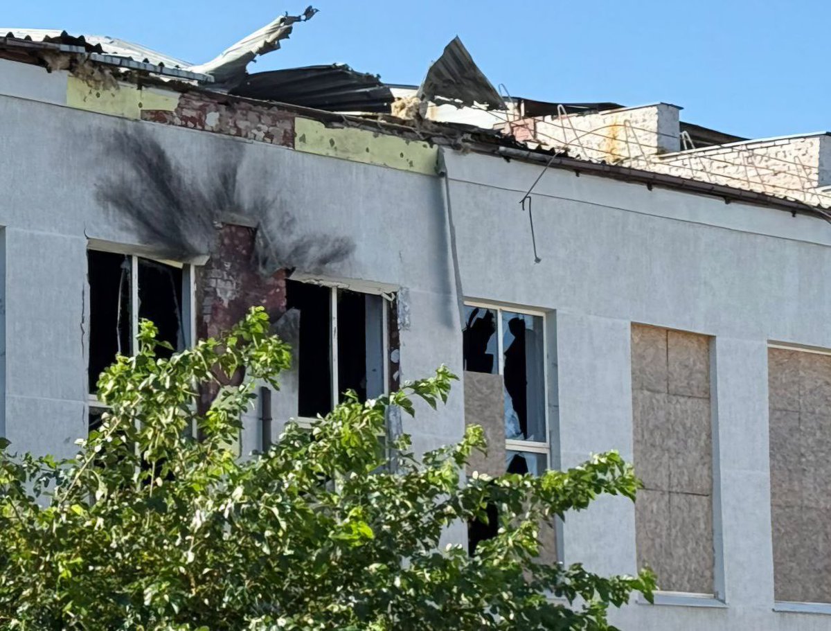 Nikopolgram's tweet image. Nearly 40 russian attacks hit Nikopol district today — drones &amp;amp; artillery struck homes, schools, shops, power lines. 5 injured, incl. a 13-yo boy.