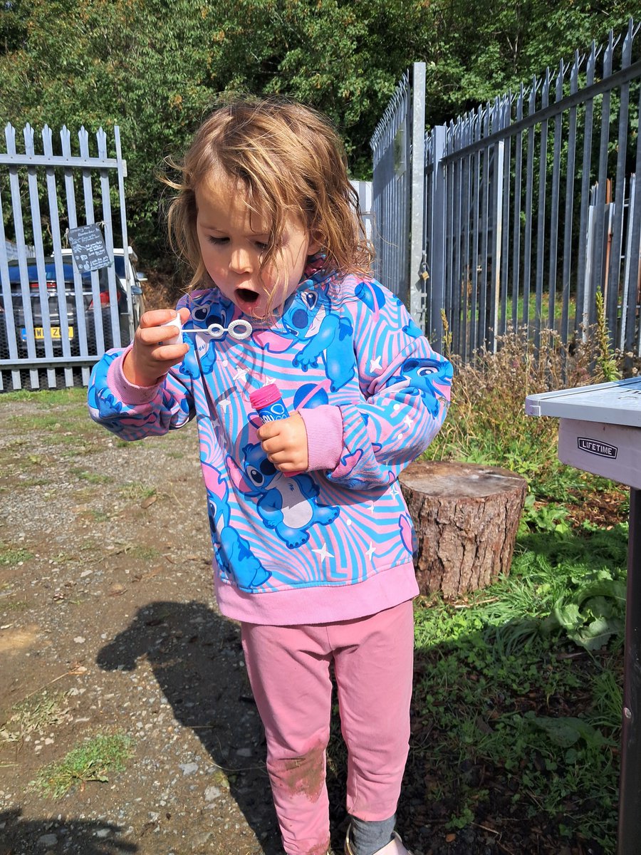 🌾🍎 Haverfordwest Harvest Festival = music, apple pressing, crafts, feasting &amp; plenty of smiles (even between the showers!) 🌦️➡️🌞

Huge thanks to @Cfwales + Haverfordwest Town Council for funding &amp; to VC Gallery for the tasty food 🙌💚

#HarvestFestival #Haverfordwest