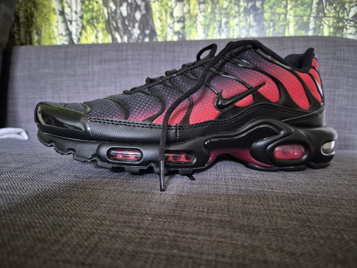 Today, I was allowed to go into town with my master and buy him some new Nikes. Thank you, Sir
#slave #sklave #permalocked #teamlocked #chastity