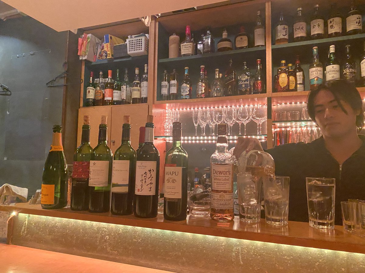 恵比寿のBARで一人で飲み直し！
マスターも添えて！