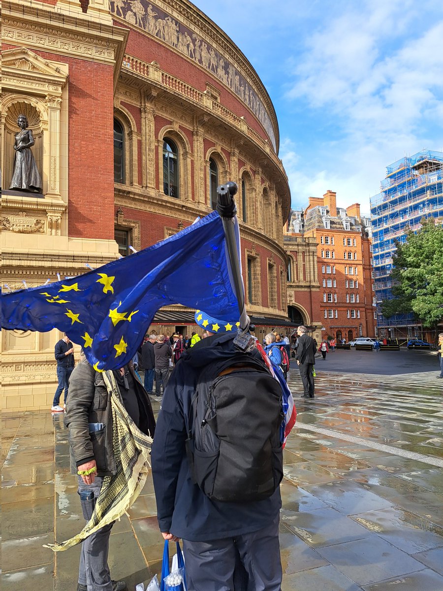 EU Flag Mafia 3.5% 🇺🇦 tweet media