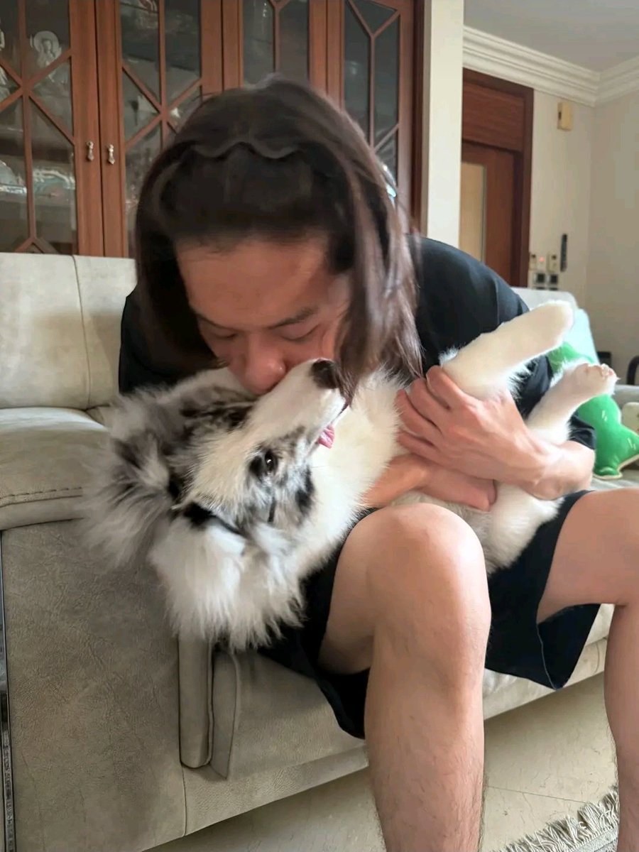 คุณหนูเจเนทโดนป่ะป๊าพี่บิวกิ้นจุ๊บแล้วววว🥹 

#bbillkin #คุณหนูเจเนท