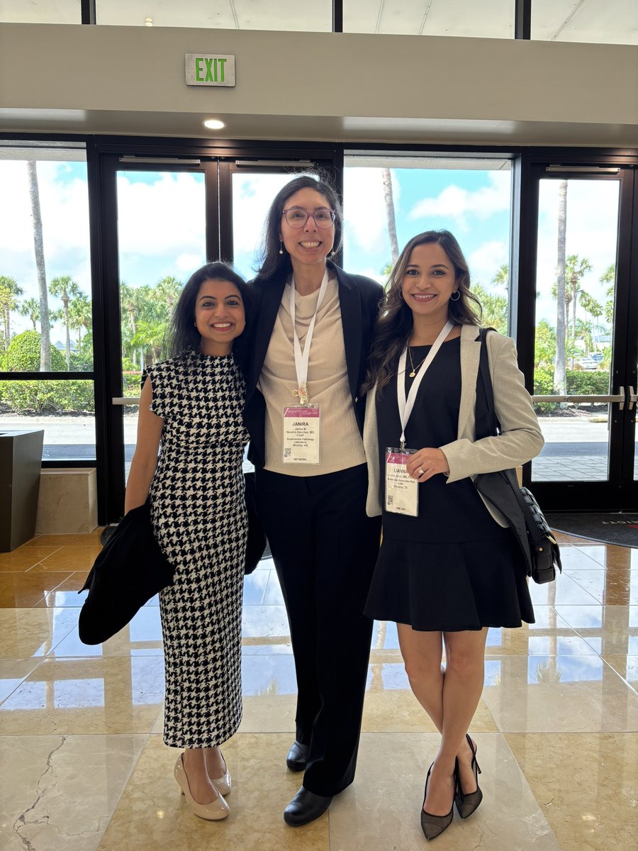 Janiranavarro's tweet image. Lianna and Hansini! Always a pleasure to see you 😁 
Always #RFEC 🌟
#CAP25 #pathology #pathologyresidents