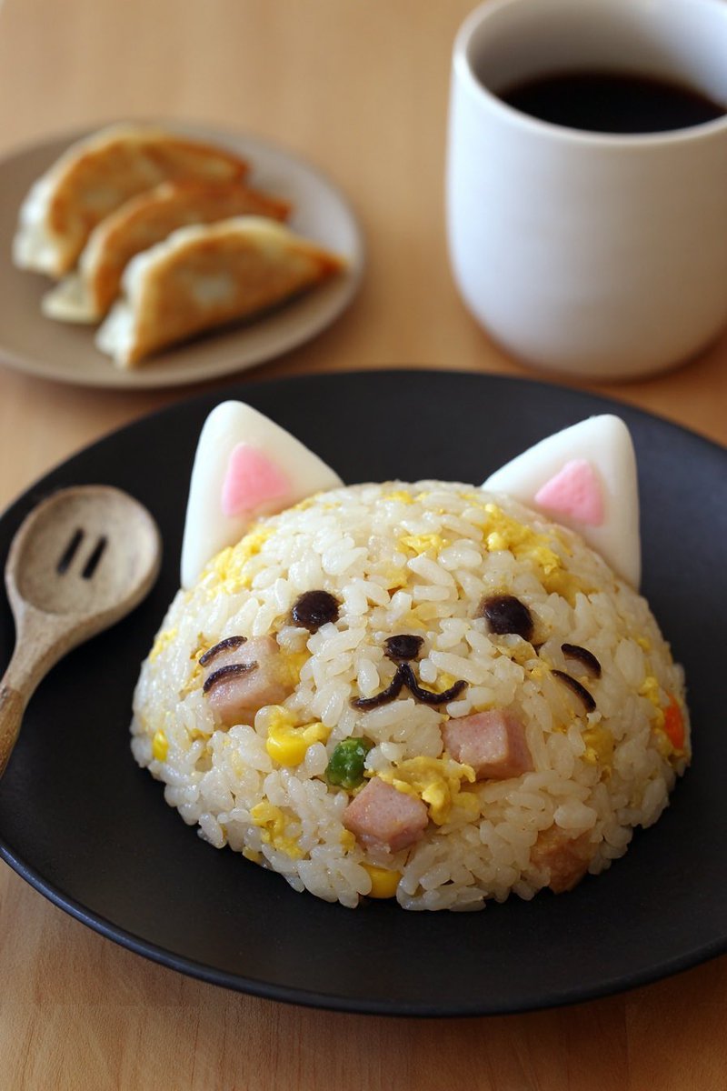 Sij hep rijst met groentjes en ei  gegete 🍚,maar nie so mooi as ditte hoor ⬇️ut was wel lekkertjes sei se 😺 😽😽fein avondje