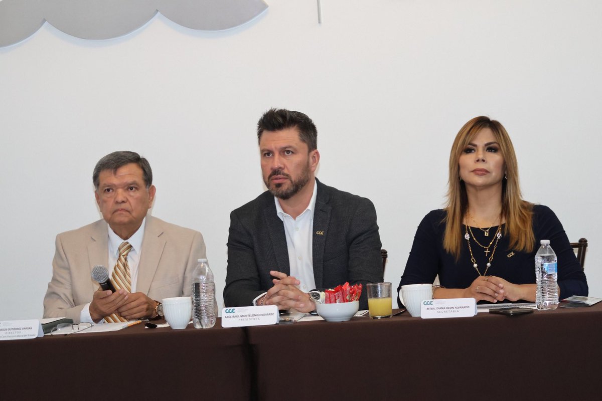 CCLDurango's tweet photo. El pasado Miércoles, el Titular del Centro de Conciliación Laboral (CCLED) Lic. Jesús Gutiérrez Vargas comparece ante la sesion ordinaria del CCE Durango a fin de brindar información en cuanto a la Conciliación Laboral y las herramientas que permiten desarrollar un proceso ágil. https://t.co/DwMQScgUWr