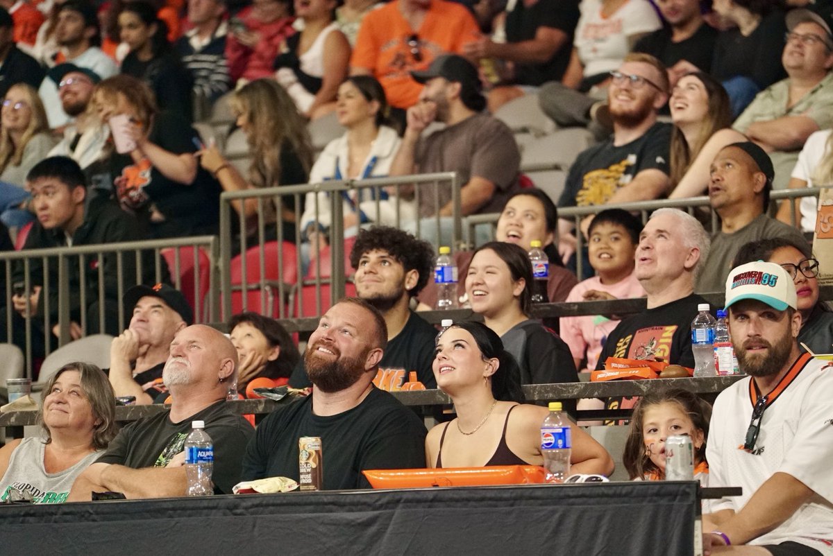 SherEPunjab600's tweet photo. BC Lions 38-27 win over Ottawa #Redblacks
The @SherEPunjab600 half show featuring @HarpPandher @TaqdeerThindal and guest @mattsekeres on @BCLionsPunjabi
@BCLions #CFL #BCLions #RNation
Photo by, Sukhwant Dhillon https://t.co/ubXx9qxV1R